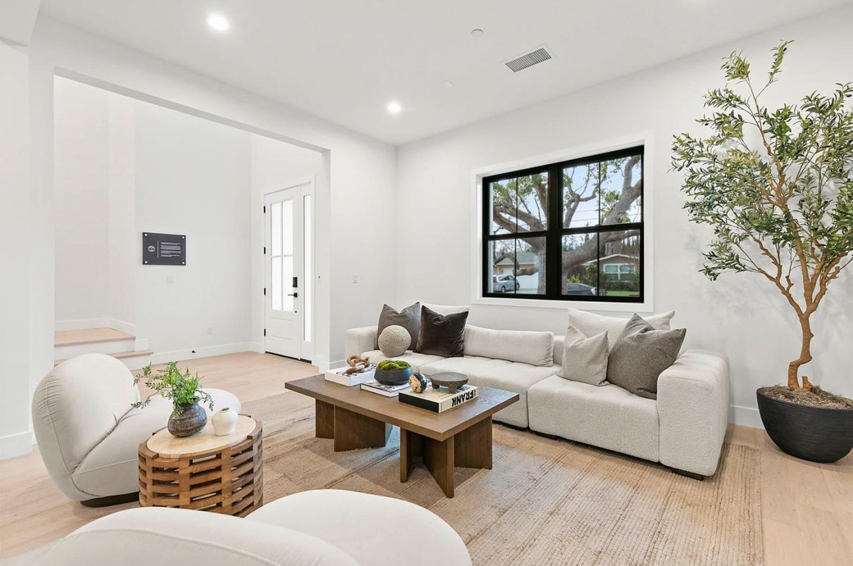 Interior, Living room, Recessed Lighting, Wood Texture Flooring