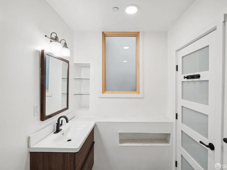 Bathroom, Interior, Recessed Lighting