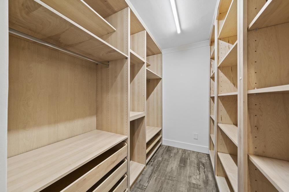 Interior, Walk-in Closets, Wood Texture Flooring