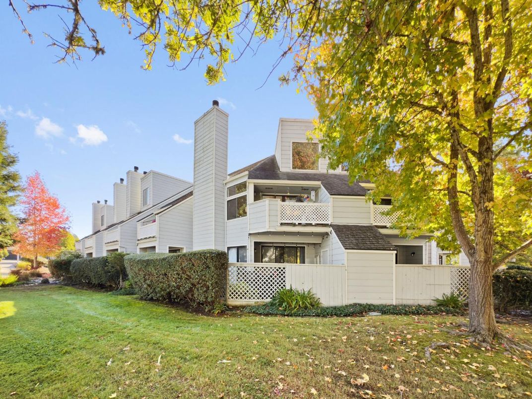 Backyard, Exterior, Facade, American Foursquare