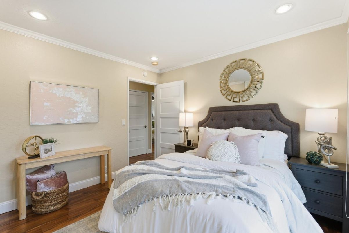 Bedroom, Interior, Recessed Lighting, Wood Texture Flooring