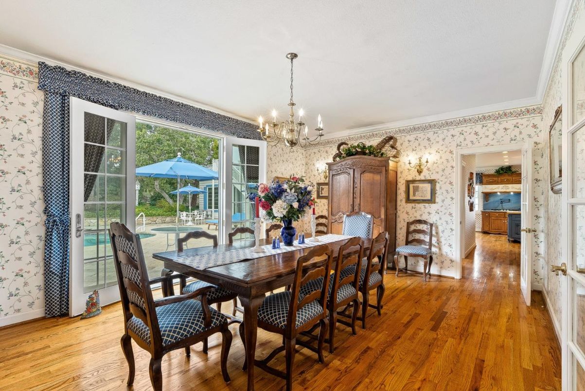 Chandelier, Dining room, Interior, Wood Texture Flooring
