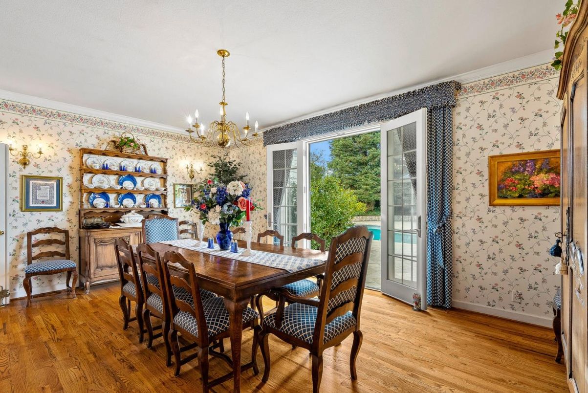 Chandelier, Dining room, Interior, Wood Texture Flooring