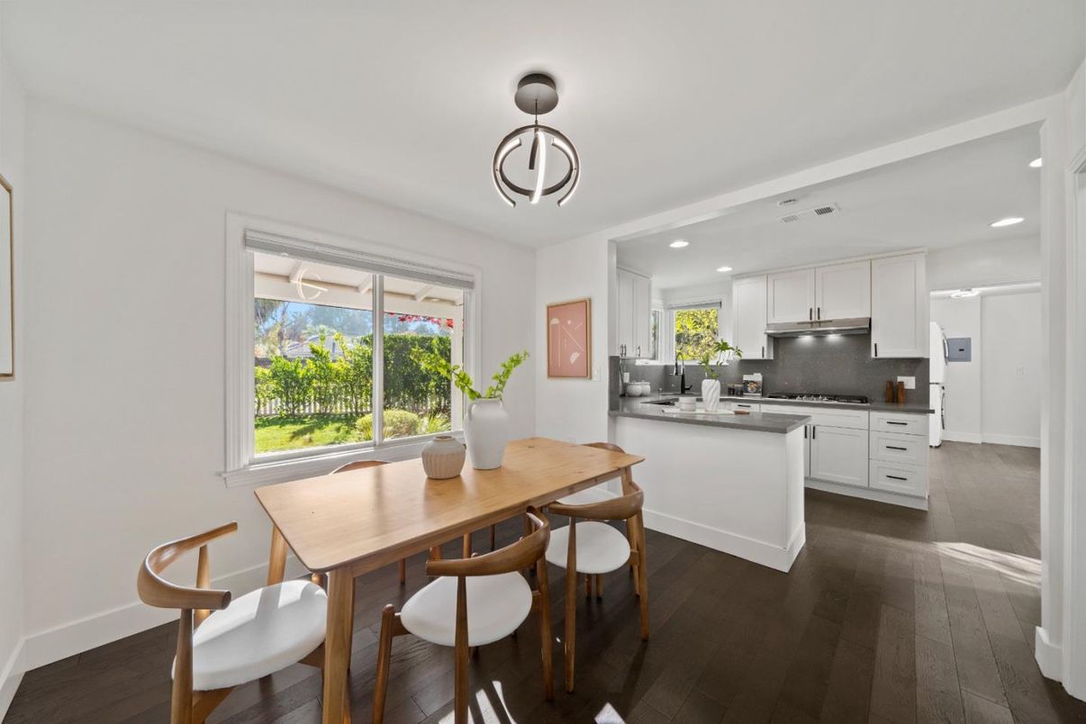Dining room, Interior, Kitchen, Pendant Lights, Recessed Lighting, Wood Texture Flooring