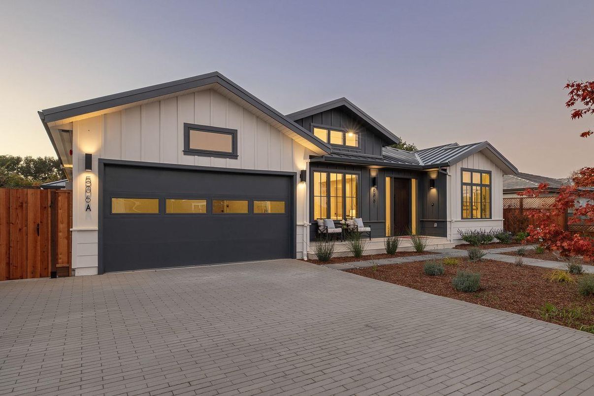 Attached, Exterior, Facade, Farmhouse