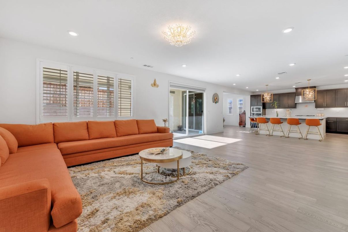 Interior, Kitchen, Living room, Pendant Lights, Recessed Lighting, Wood Texture Flooring