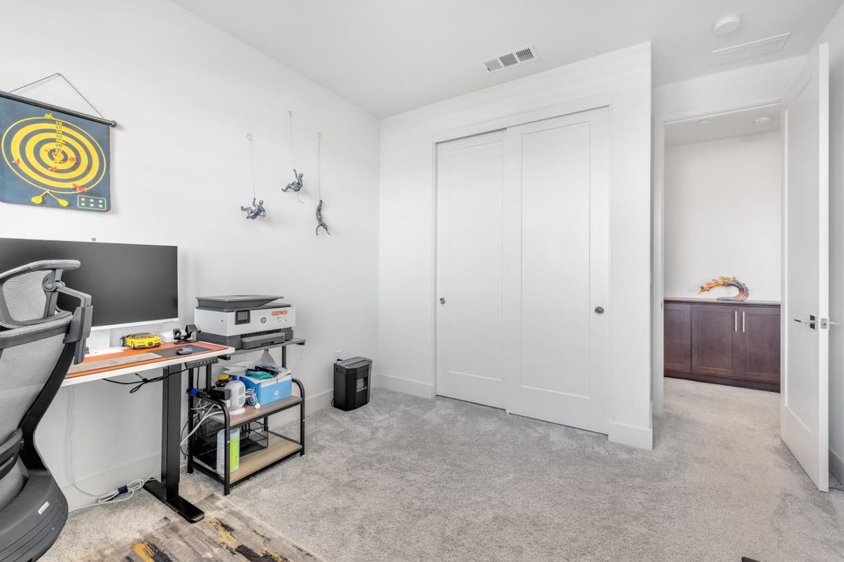 Home Office, Interior