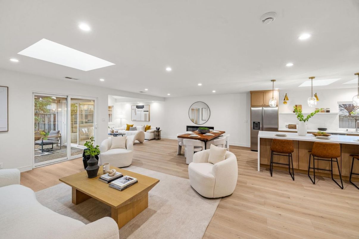 Dining room, Interior, Kitchen, Living room, Pendant Lights, Recessed Lighting, Stainless Steel Appliances, Wood Texture Flooring