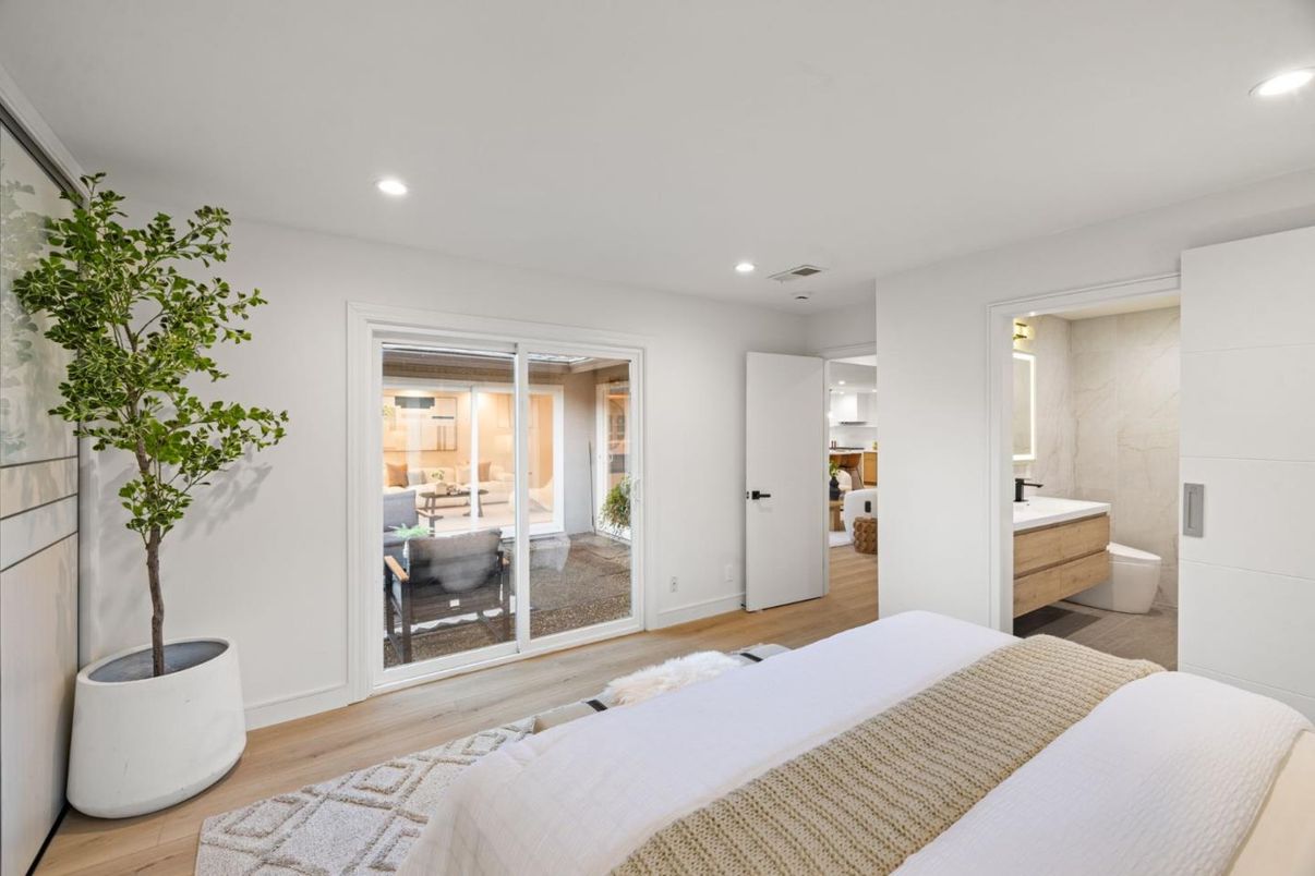 Bathroom, Bedroom, Interior, Recessed Lighting, Wood Texture Flooring