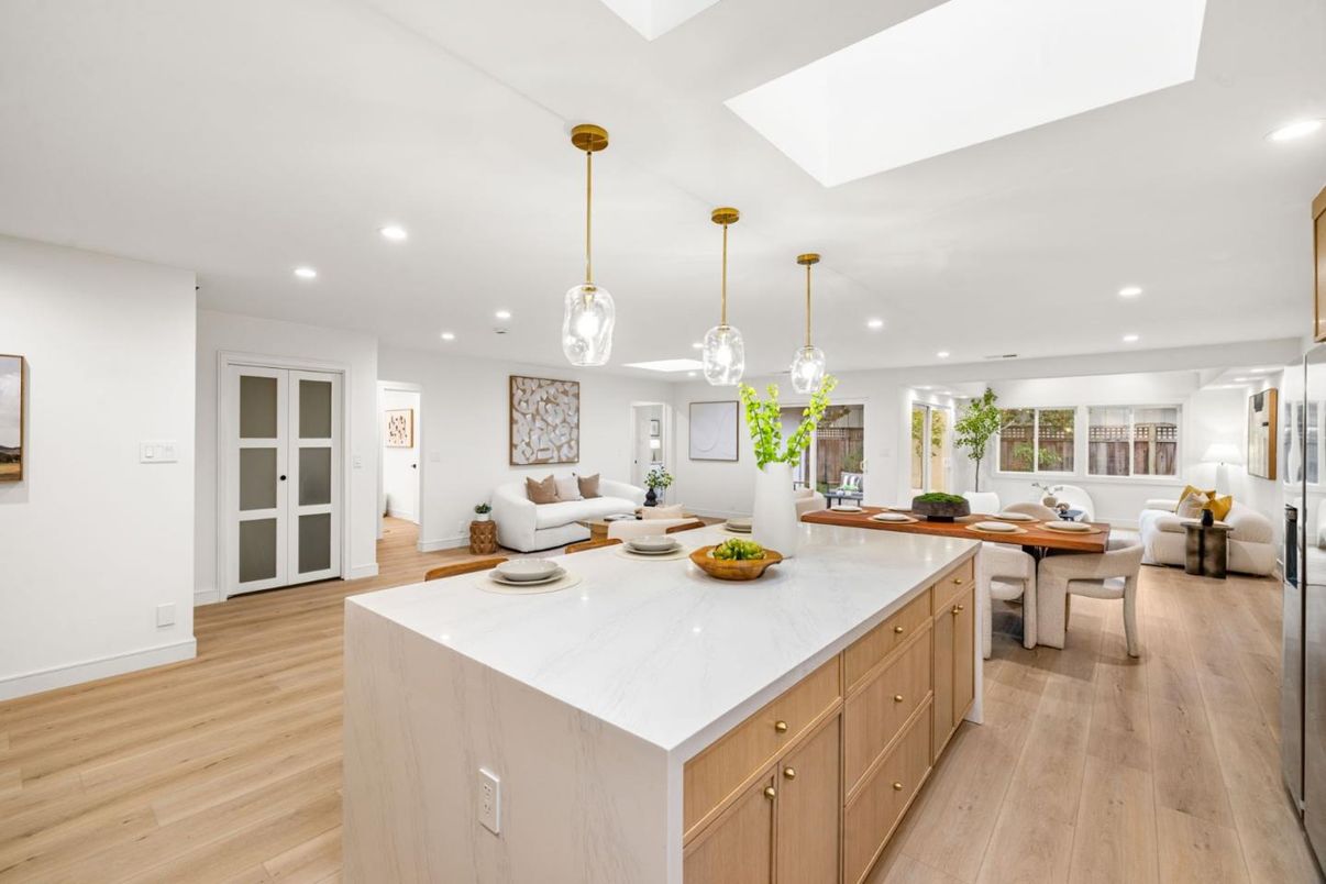 Dining room, Interior, Kitchen, Pendant Lights, Recessed Lighting, Wood Texture Flooring