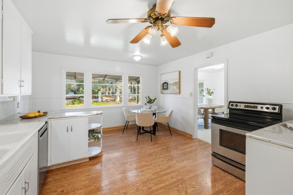 Dining room, Interior, Kitchen, Stainless Steel Appliances, Wood Texture Flooring