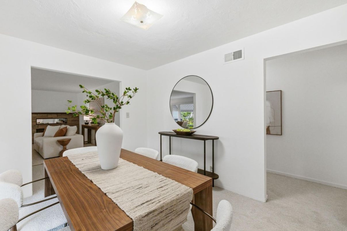 Dining room, Interior