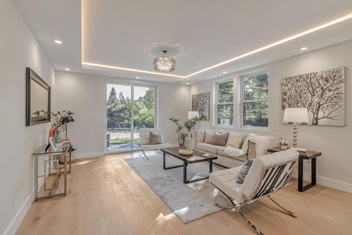 Interior, Living room, Recessed Lighting, Wood Texture Flooring