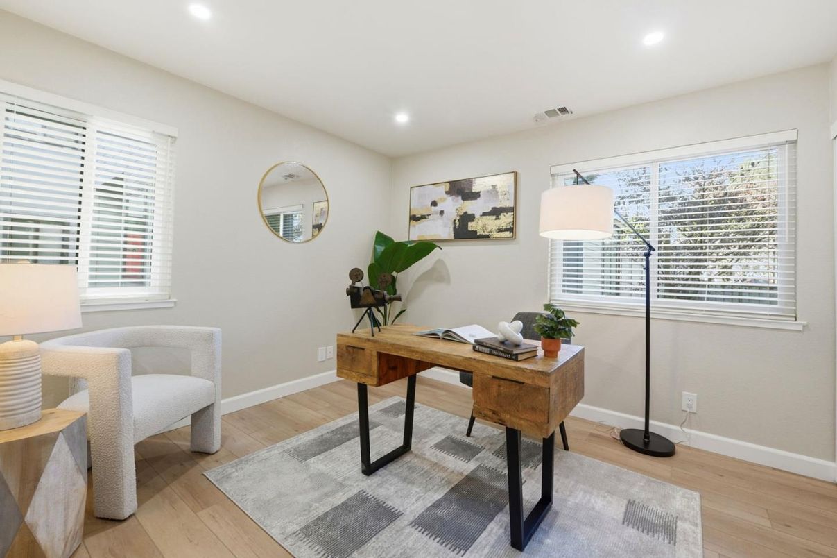 Home Office, Interior, Recessed Lighting, Wood Texture Flooring