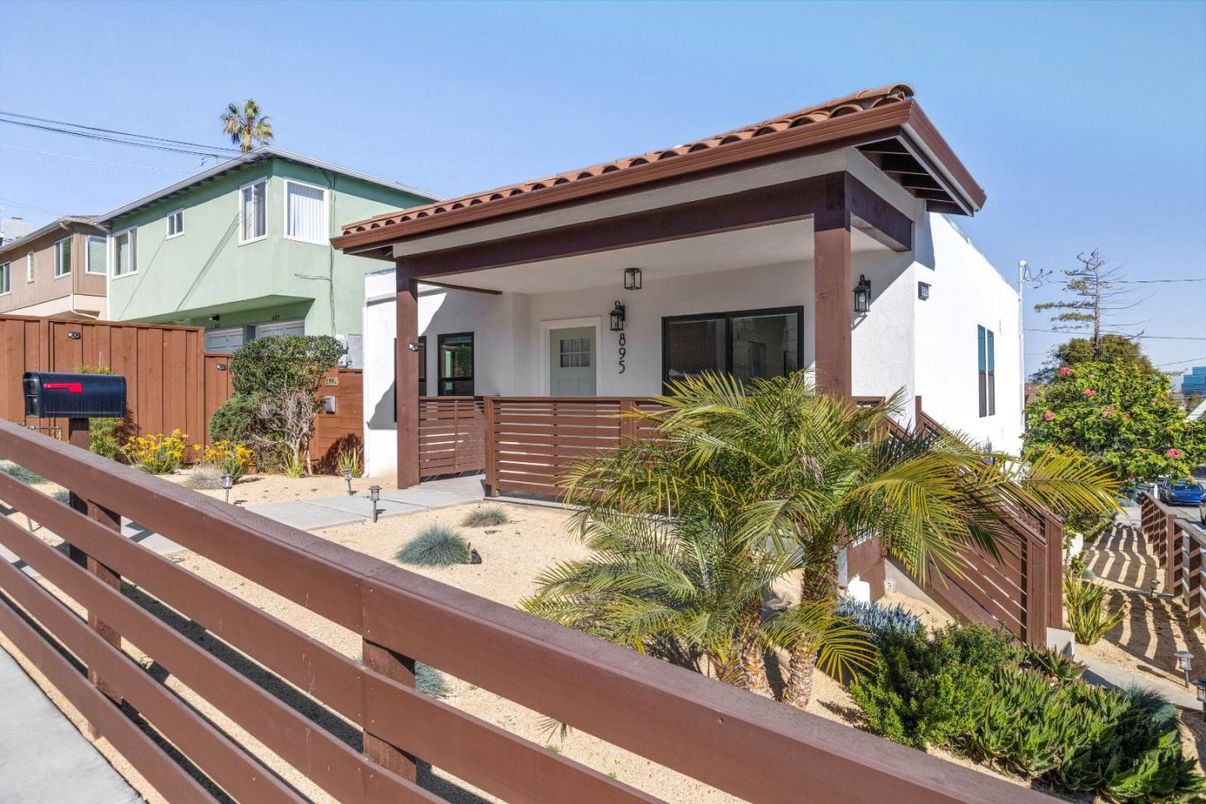 Exterior, Facade, Spanish Mediterranean