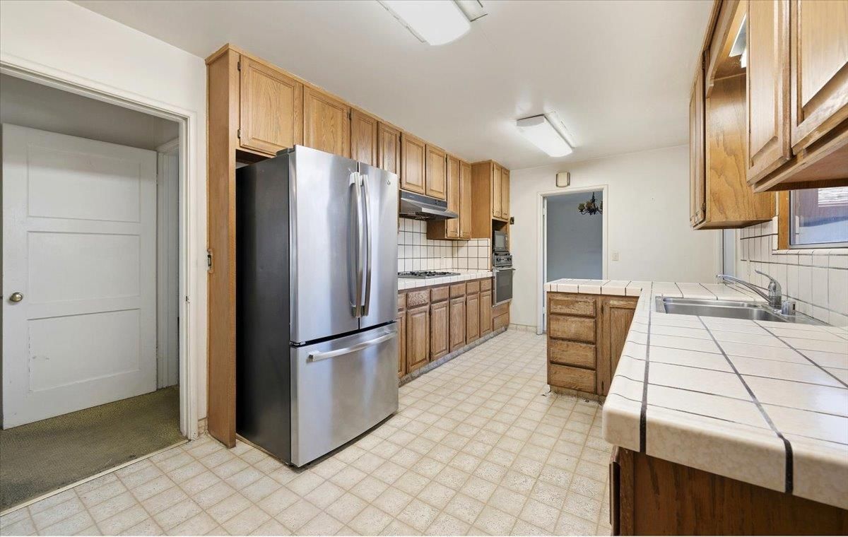 Interior, Kitchen, Tile Countertops