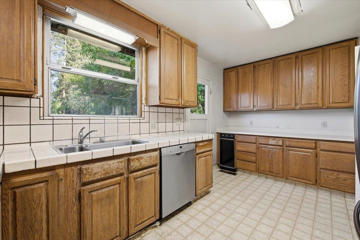 Interior, Kitchen, Tile Countertops