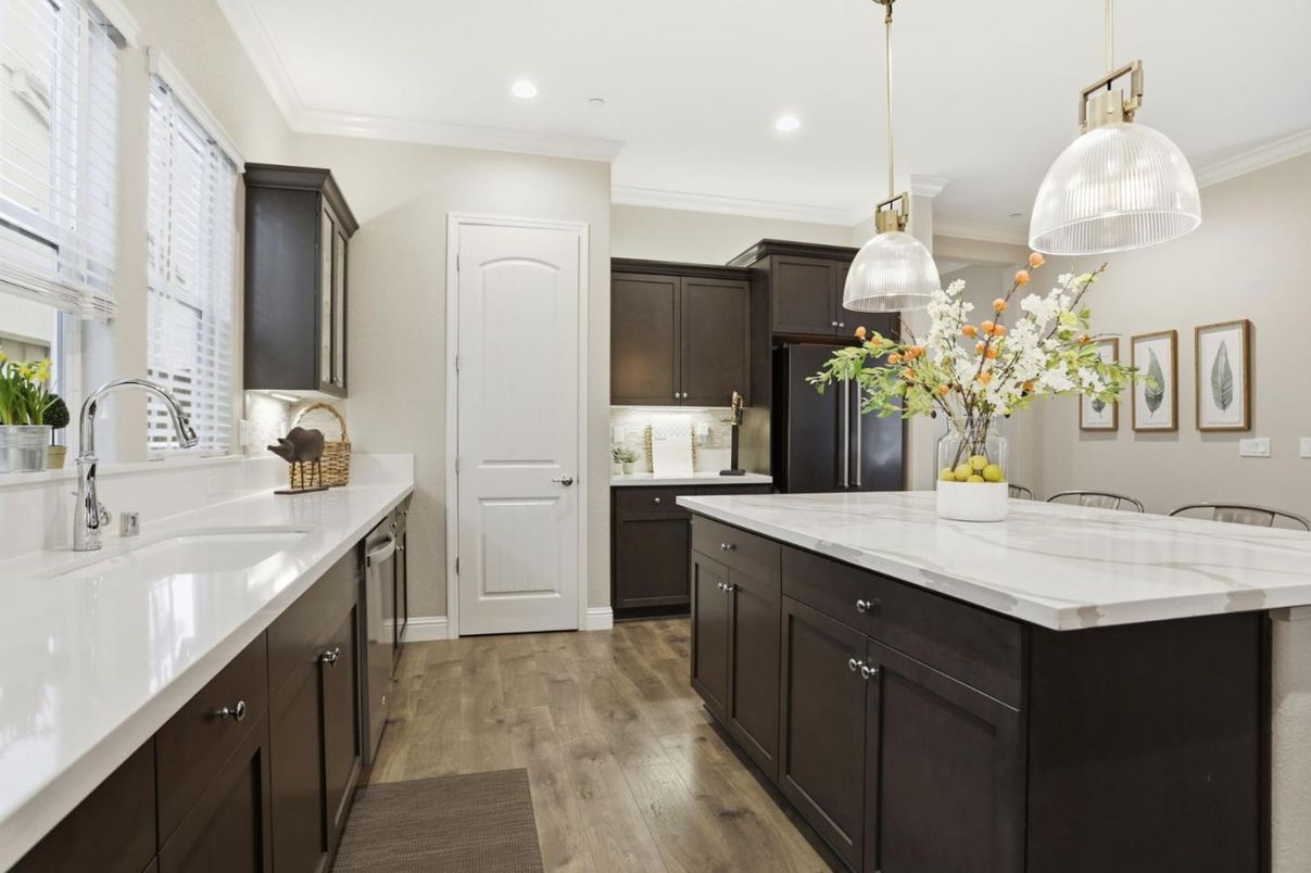 Interior, Kitchen, Pendant Lights, Recessed Lighting, Wood Texture Flooring