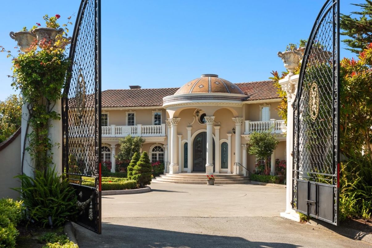 Exterior, Facade, French Provincial