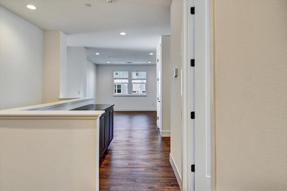 Interior, Recessed Lighting, Wood Texture Flooring