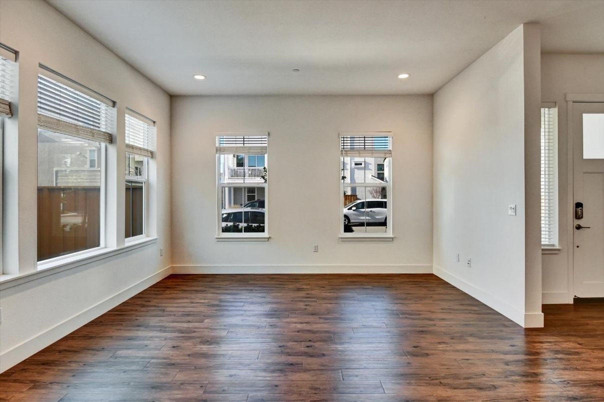 Empty room, Interior, Recessed Lighting, Wood Texture Flooring