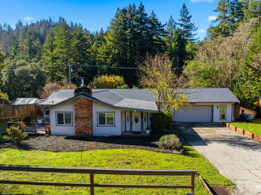 Attached, Exterior, Facade, Brick Facade, Ranch