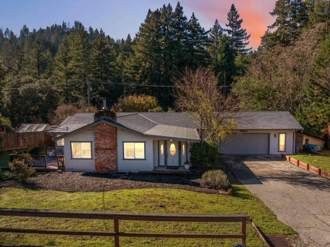 Attached, Backyard, Exterior, Facade, Brick Facade, Ranch