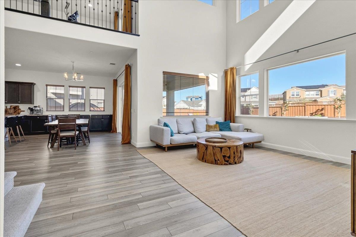 Chandelier, Dining room, Interior, Living room, Wood Texture Flooring