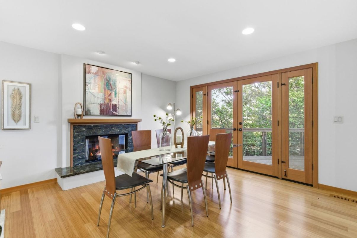 Dining room, Fireplace, Interior, Recessed Lighting, Wood Texture Flooring