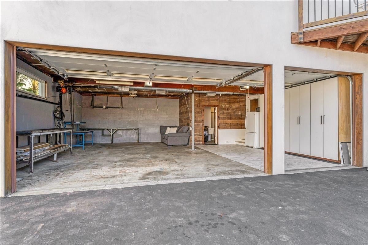 Garage, Interior, Stone Walls