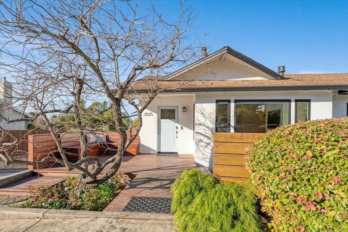 Exterior, Facade, None