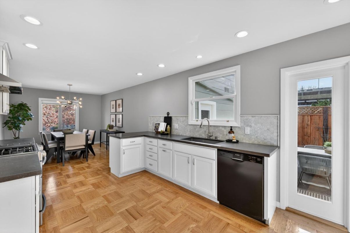 Dining room, Interior, Kitchen, Pendant Lights, Recessed Lighting, Wood Texture Flooring