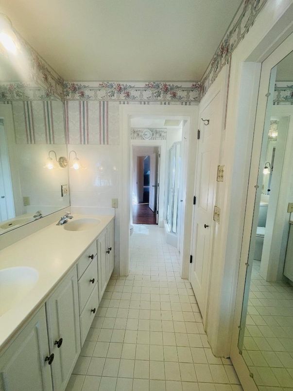Bathroom, Dual Sink Vanities, Interior