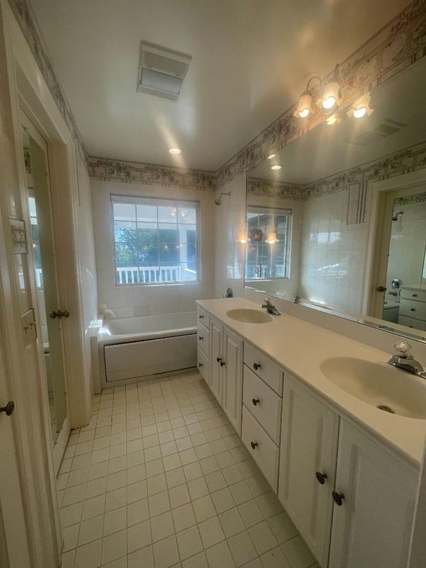 Bathroom, Dual Sink Vanities, Interior