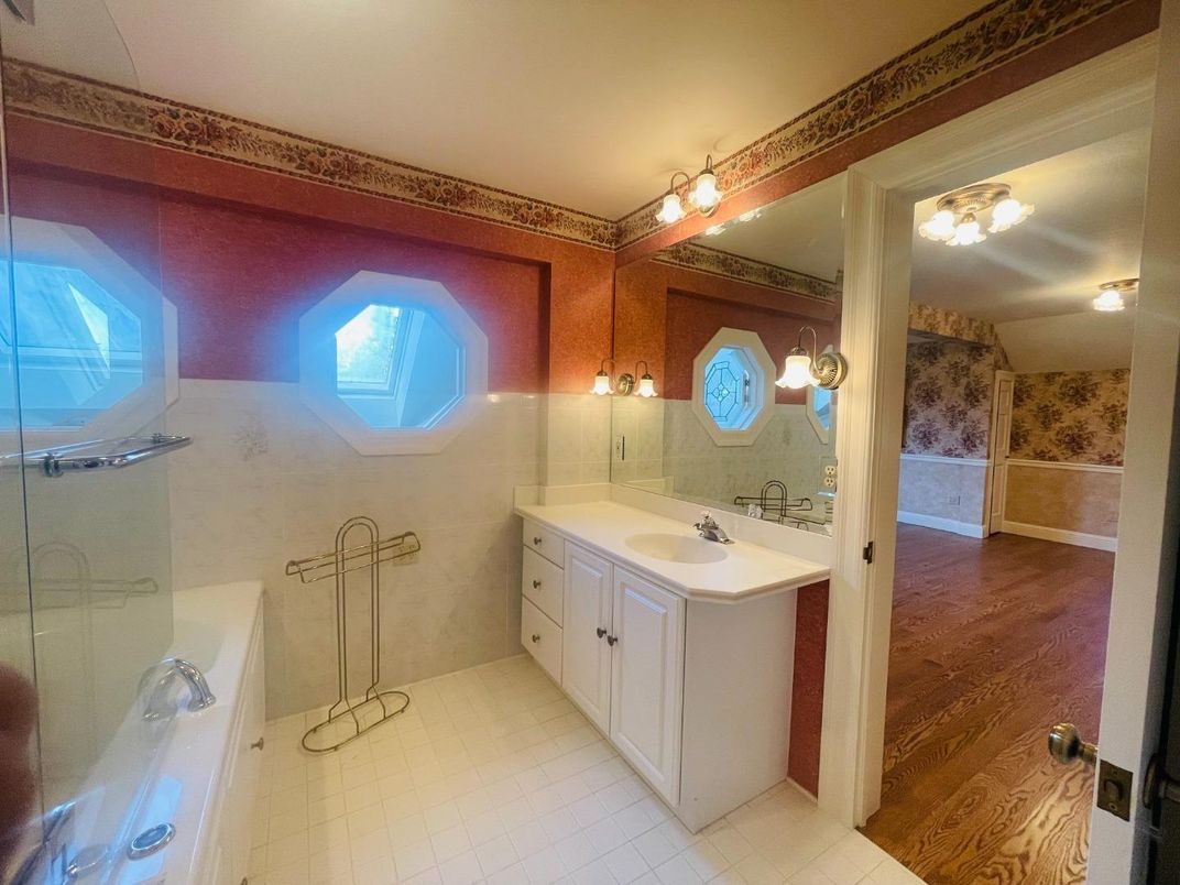 Bathroom, Dual Sink Vanities, Interior, Wood Texture Flooring