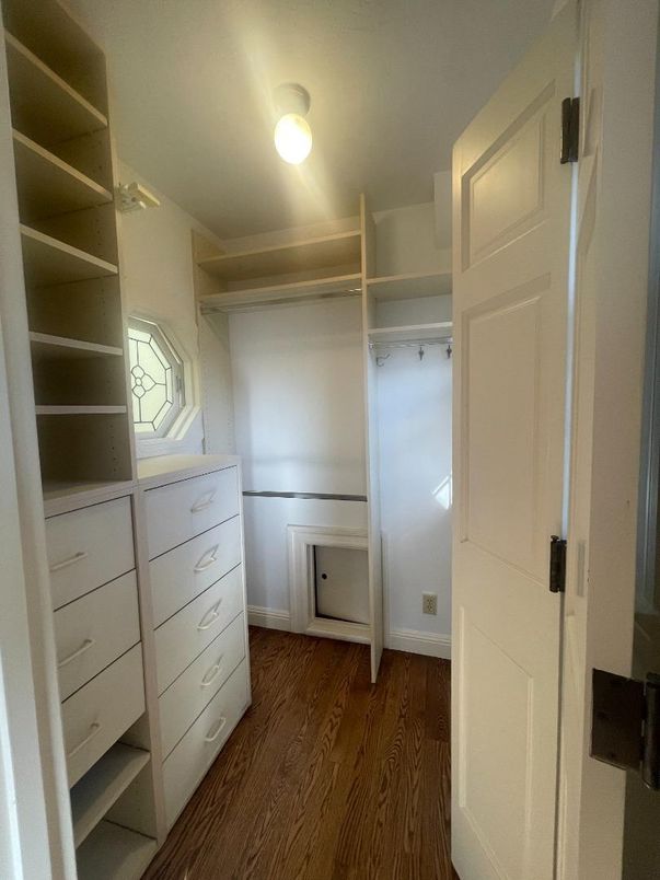 Interior, Walk-in Closets, Wood Texture Flooring