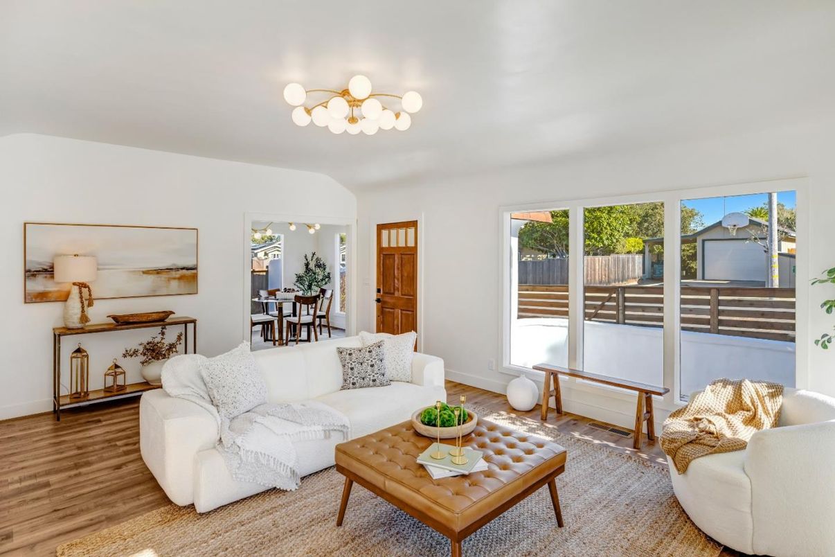 Chandelier, Dining room, Interior, Living room, Wood Texture Flooring