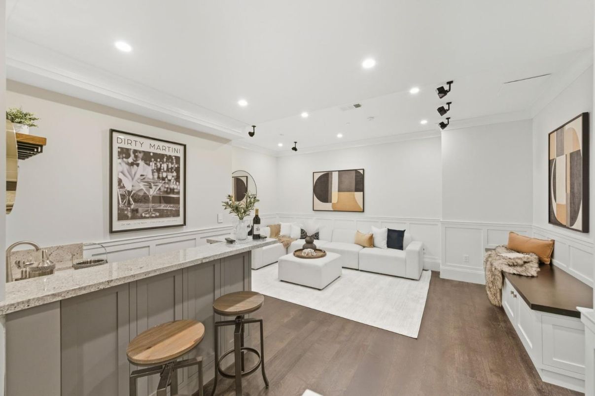 Interior, Living room, Recessed Lighting, Wood Texture Flooring