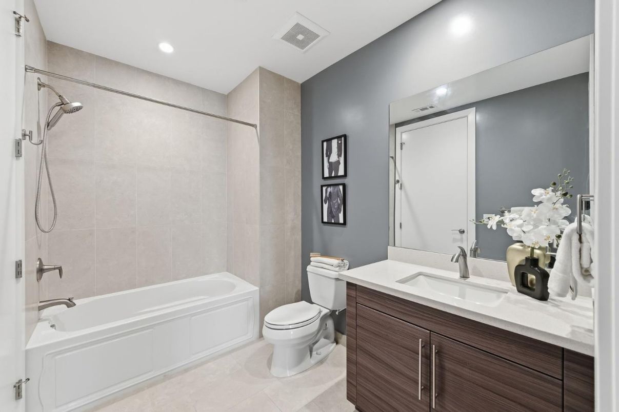 Bathroom, Interior, Recessed Lighting