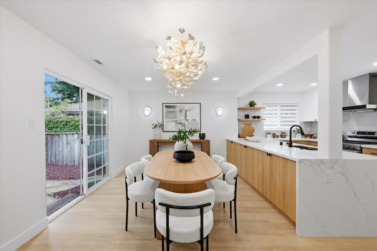 Chandelier, Dining room, Interior, Kitchen, Recessed Lighting, Wood Texture Flooring