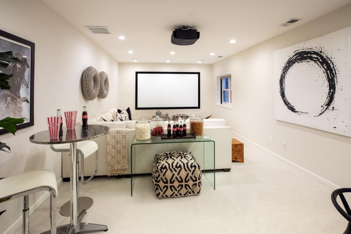 Interior, Projection Screen, Recessed Lighting, Theatre Room