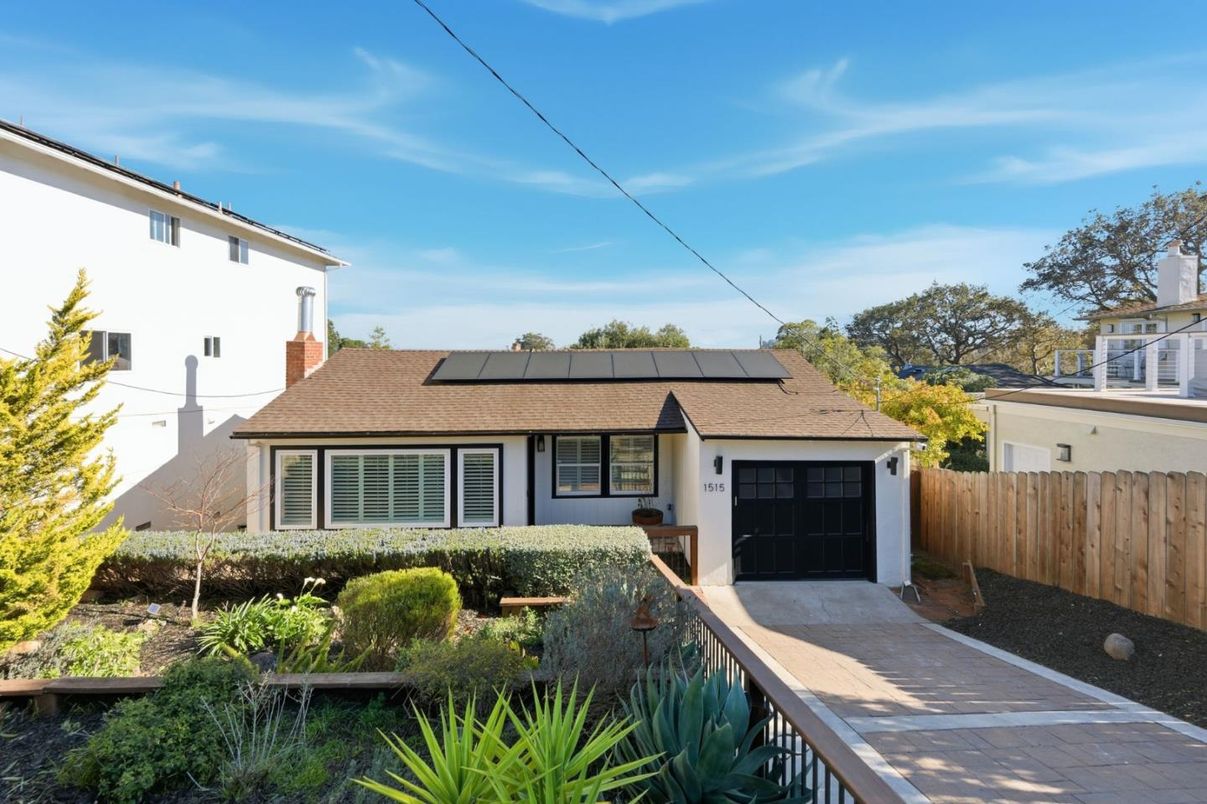 Attached, Exterior, Facade, Solar Panels, Cape Cod