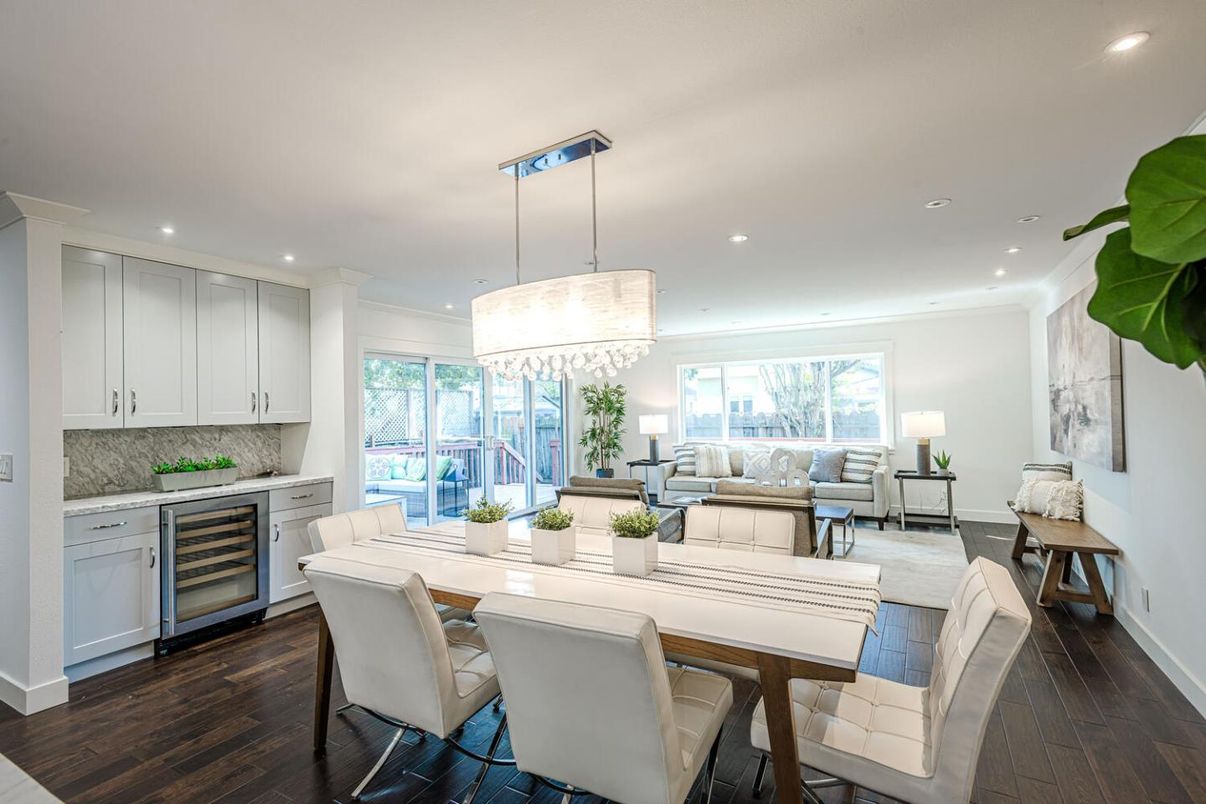 Chandelier, Dining room, Interior, Kitchen, Living room, Recessed Lighting, Wood Texture Flooring