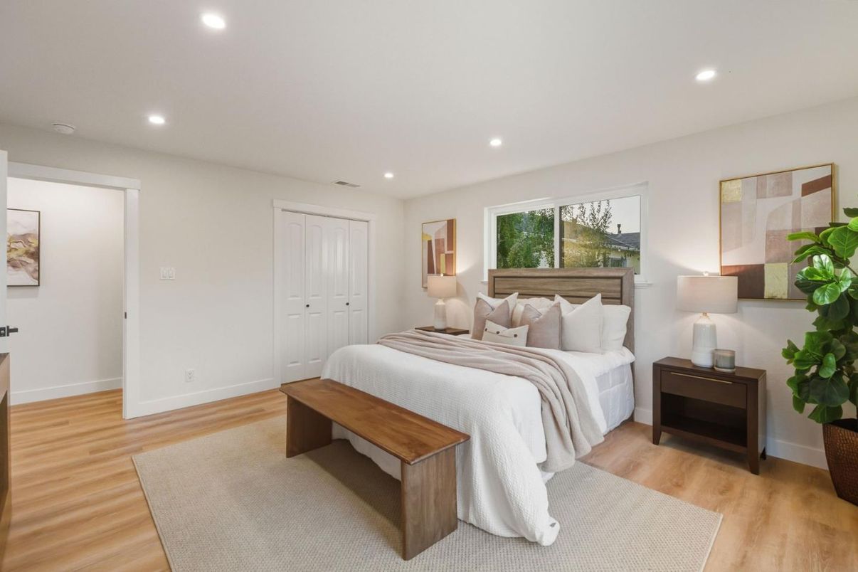 Bedroom, Interior, Recessed Lighting, Wood Texture Flooring