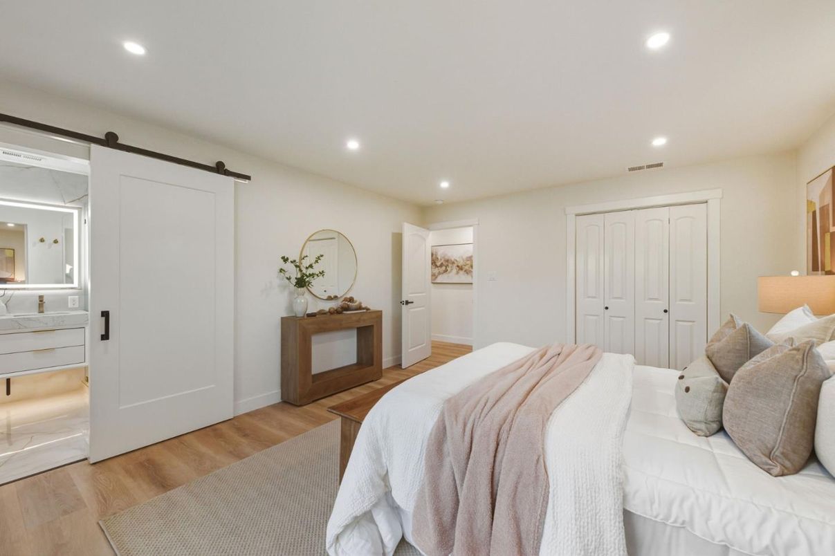 Bedroom, Interior, Recessed Lighting, Wood Texture Flooring