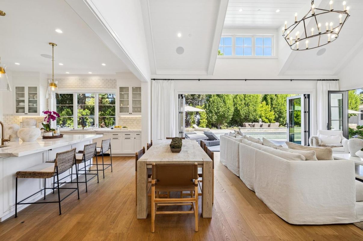 Dining room, Interior, Living room, Pendant Lights, Recessed Lighting, Wood Texture Flooring