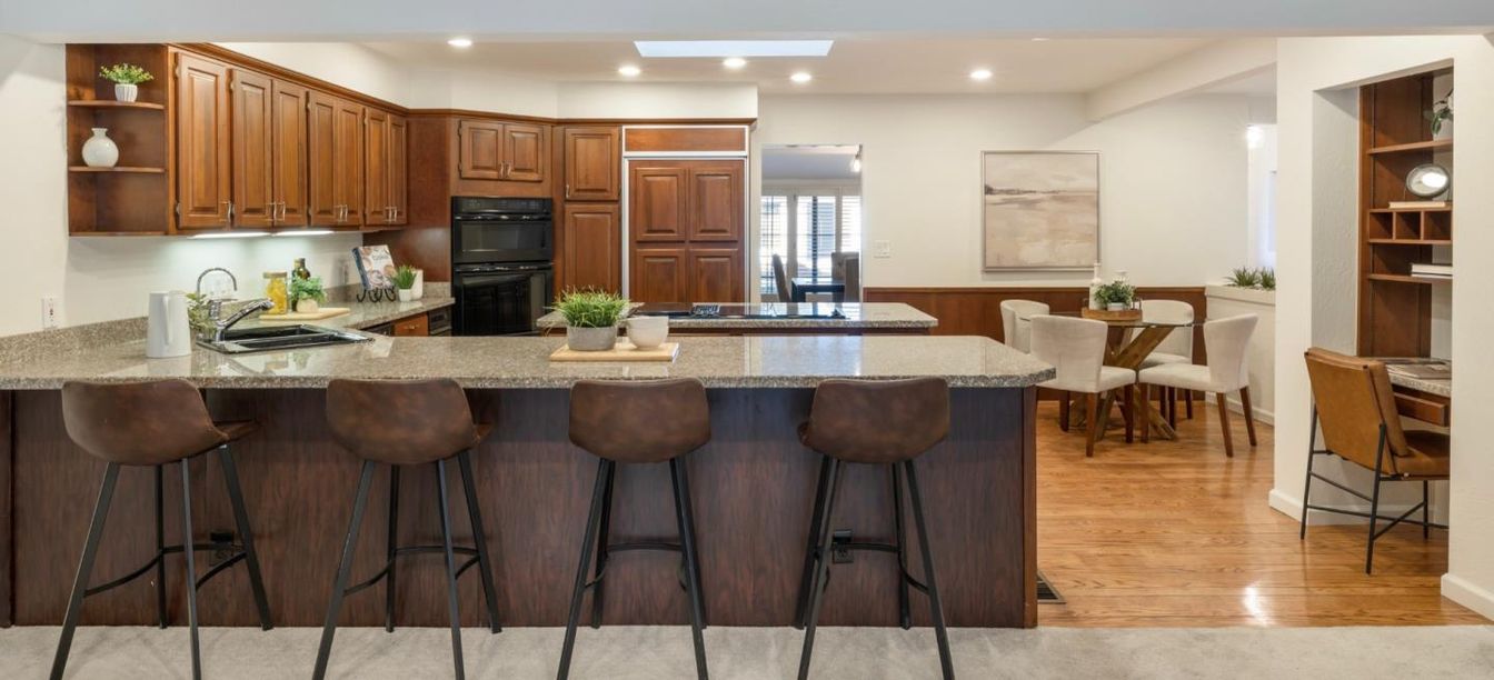 Dining room, Interior, Kitchen, Recessed Lighting, Wood Texture Flooring