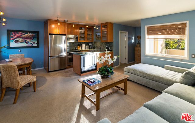 Dining room, Interior, Kitchen, Living room, Stainless Steel Appliances