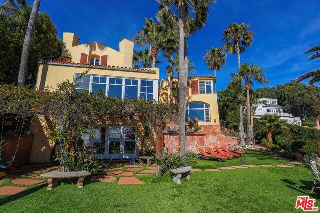 Backyard, Exterior, Facade, Mediterranean