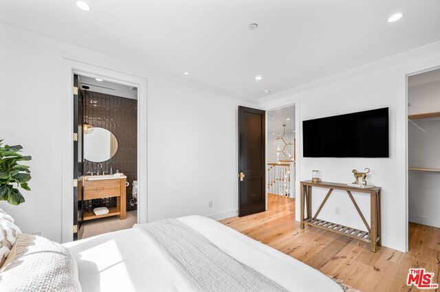Bathroom, Bedroom, Interior, Recessed Lighting, Wood Texture Flooring